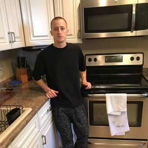 Meet your Posher, Travis